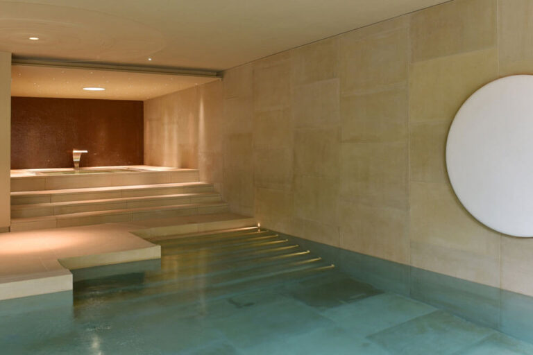 Photo of the indoor pool at Tempest Park