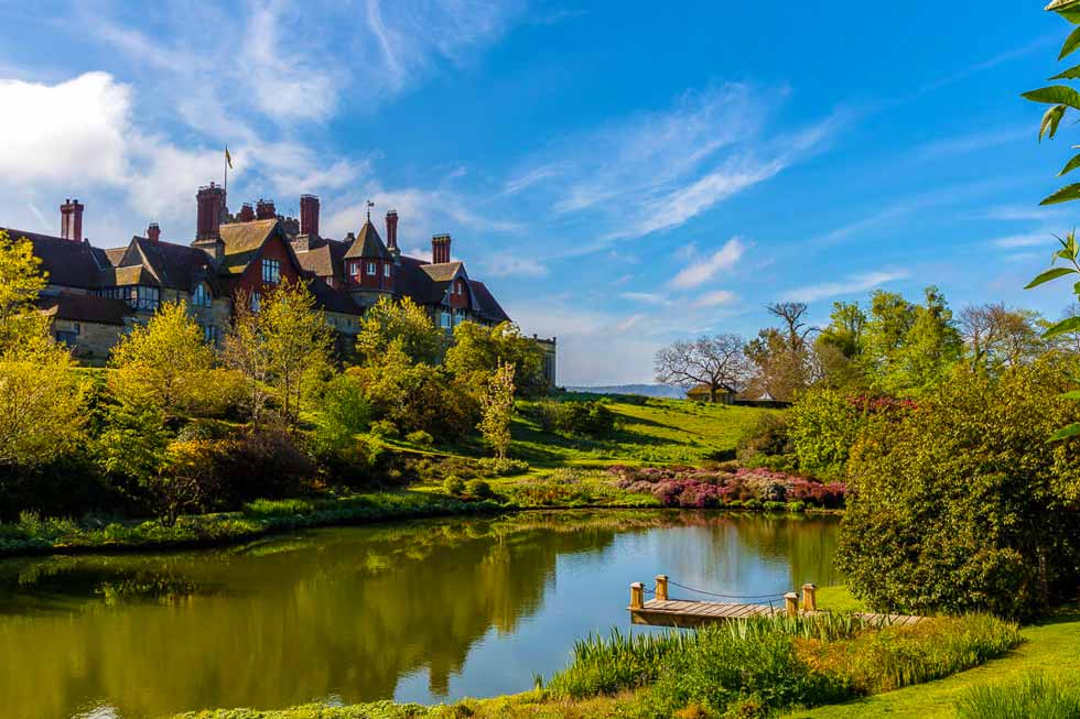 The gardens of Baronial Court The gardens of Baronial Court