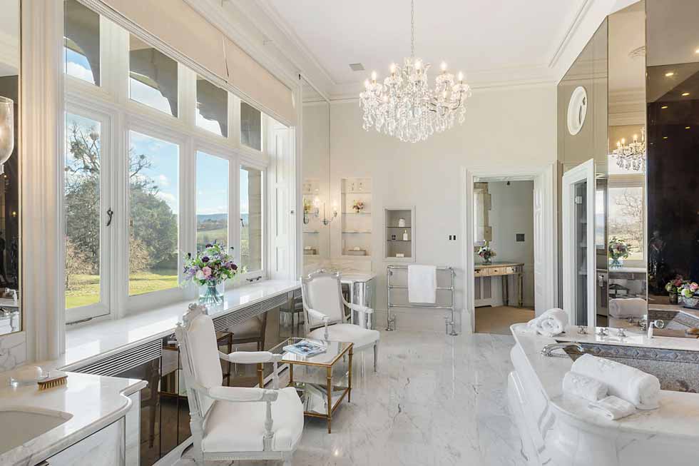 The Diamond bedroom suite's bathroom at Cowdray House Photo of the Diamond bedroom suite's bathroom at Cowdray House