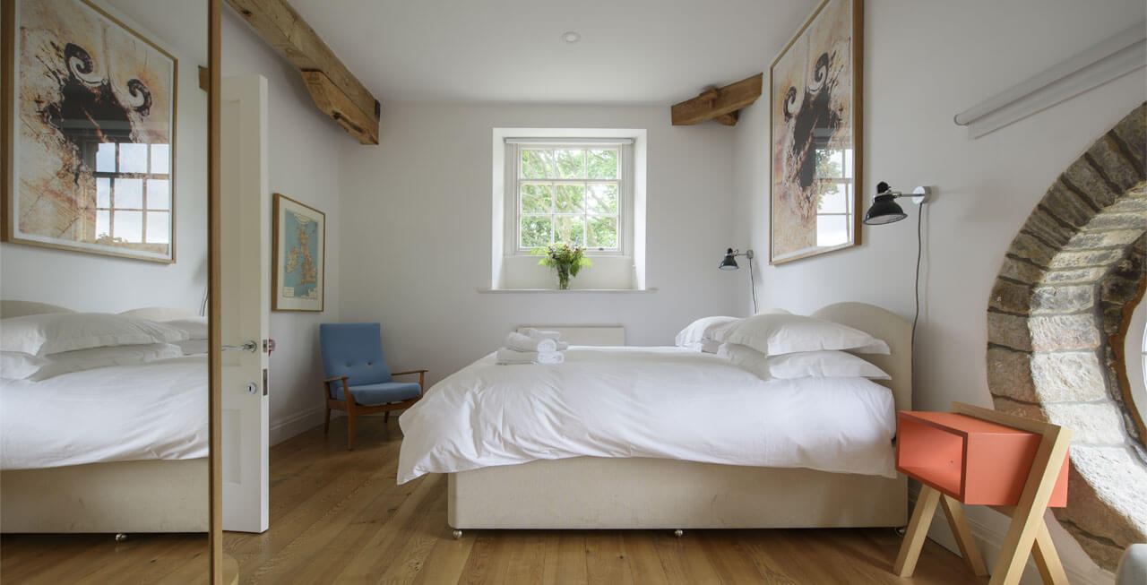 Photo of one of the bedrooms at Thowra House