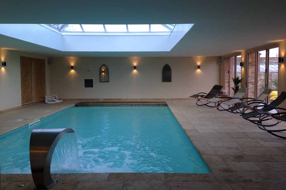 Yes, even Kings like to swim! Game of Thrones swimming pool