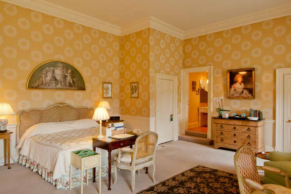 One of the Royal rooms at Hartwell House Image of one of the Royal rooms