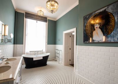  Photo of the bathroom of a Classic Twin bedroom