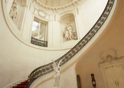 Photo of the staircase at Luton Hoo