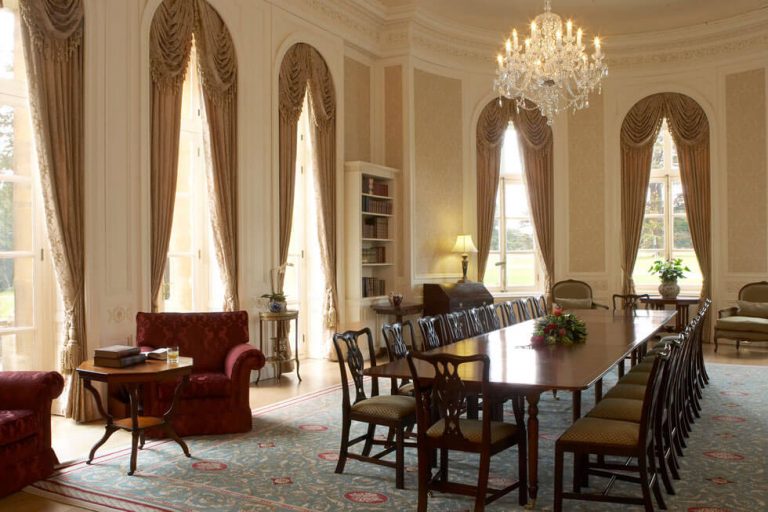 Photo of the library at Luton Hoo