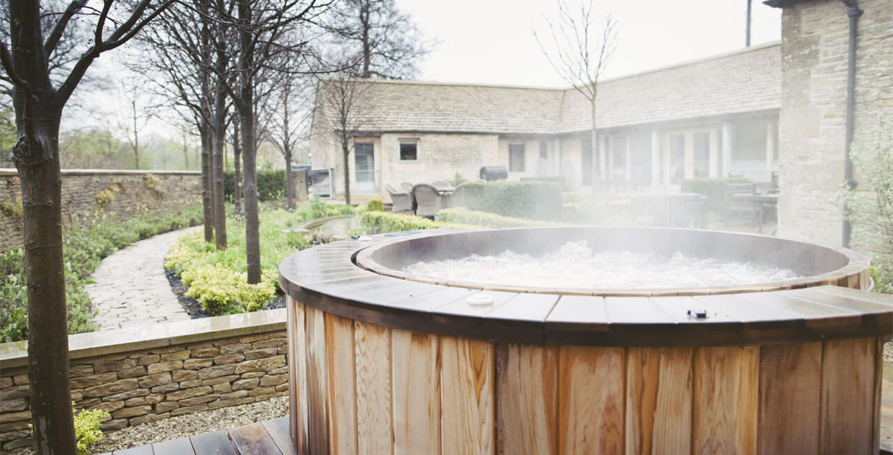 The lovely hot tub at Temple Guiting Barn Photo of the lovely hot tub at Temple Guiting Barn
