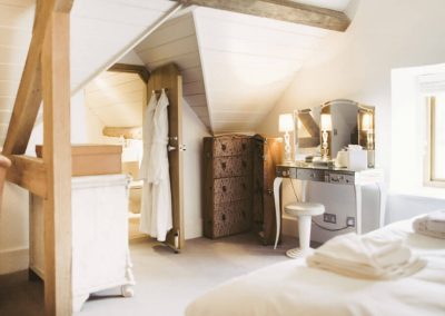 Photo of a bedroom at Temple Guiting Barn