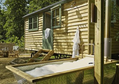 Photo of the bath at the hideaway huts